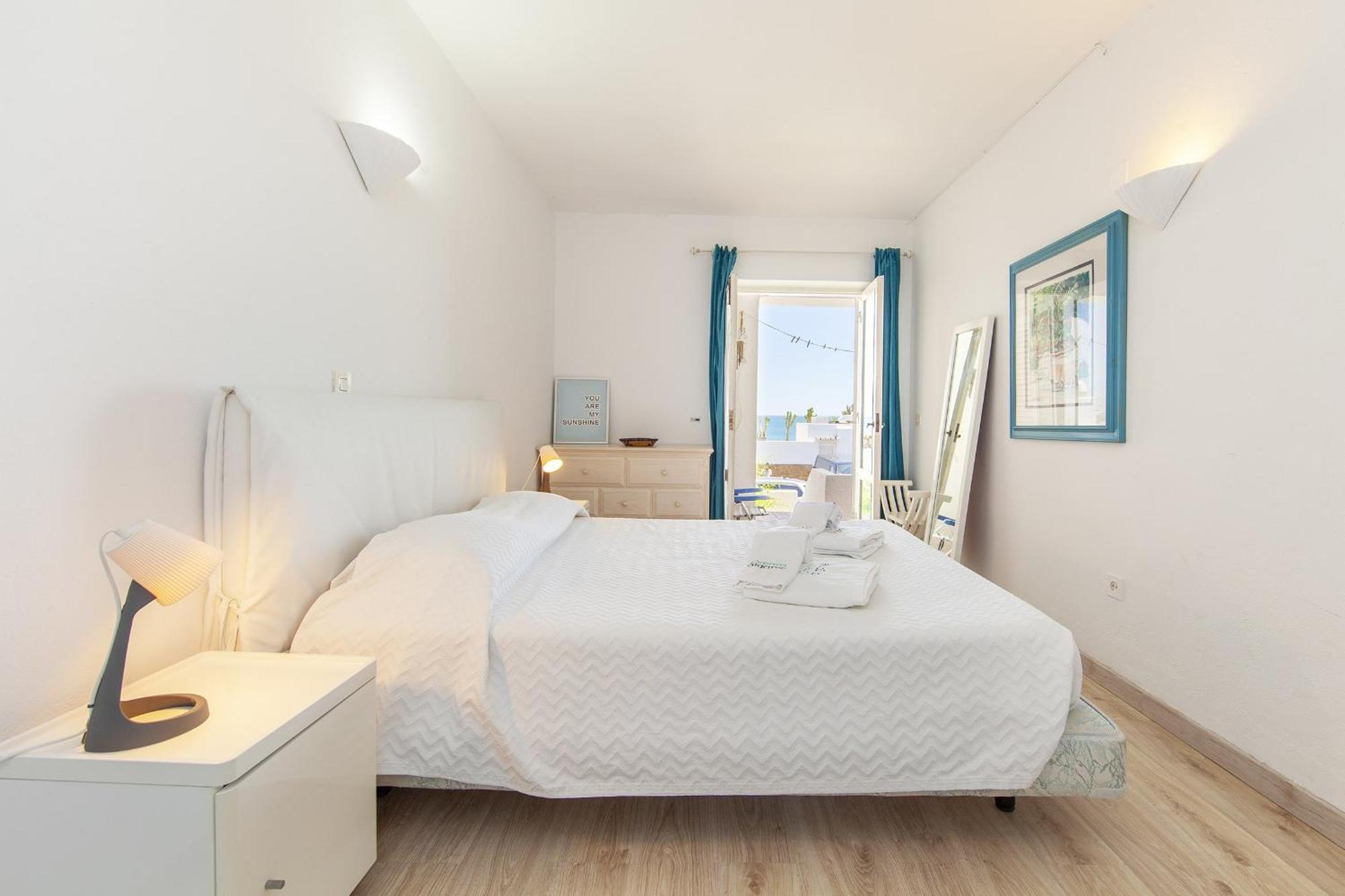 C22 - Beco Do Poco Beach Townhouse In Praia Da Luz Экстерьер фото